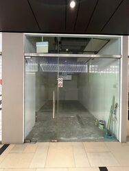 East Village (D16), Retail #459627371